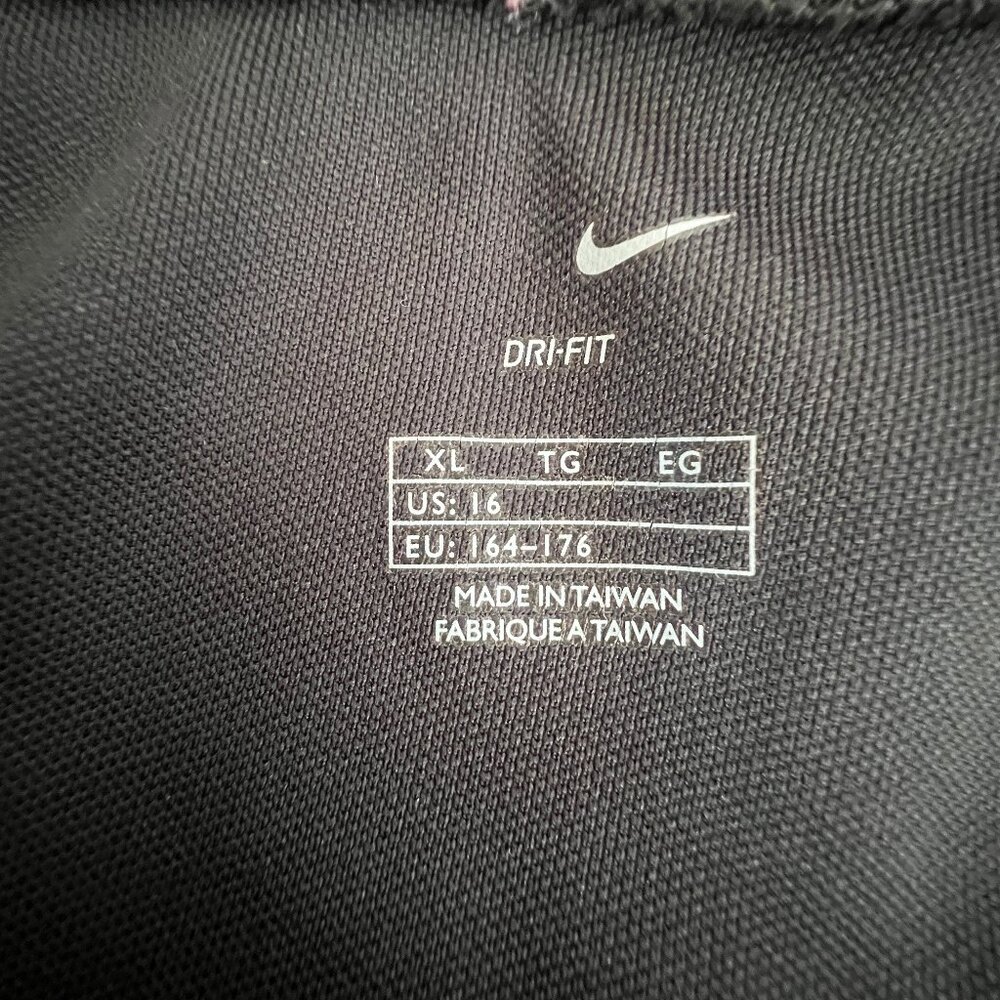 Nike Tennis Skirt with Built-in Shorts – Ladies S / Girls XL – Black & White - Picture 12 of 16